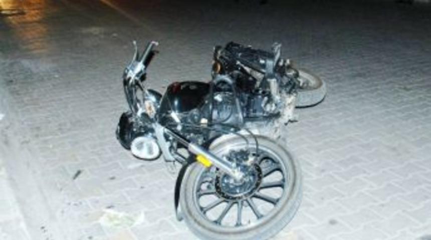 Kahta&rsquo;da Motosiklet Kazası: 2 Yaralı