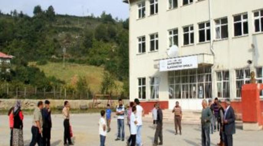 Bartın&rsquo;da Deprem Testini Ge&ccedil;emeyen Okul Kapatıldı