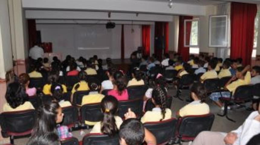 Altınkoza sineması okullarda