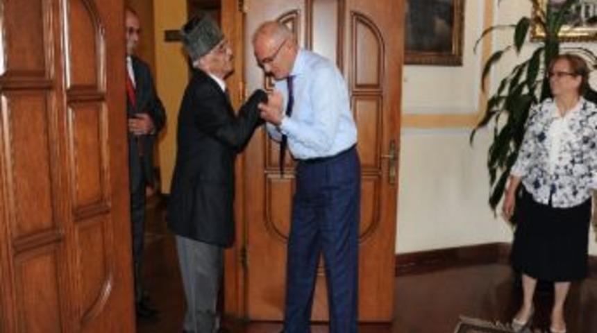 Gaziler, Büyükşehir Belediyesi’ni Ziyaret Etti