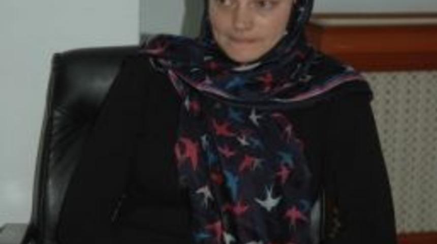 Moldovalı Kadın M&uuml;sl&uuml;man Oldu