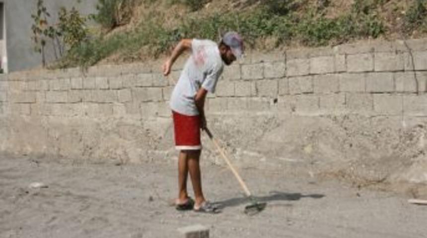 Filyos&rsquo;ta Tahrip Olan Yollara Parke Taşı D&ouml;şeniyor