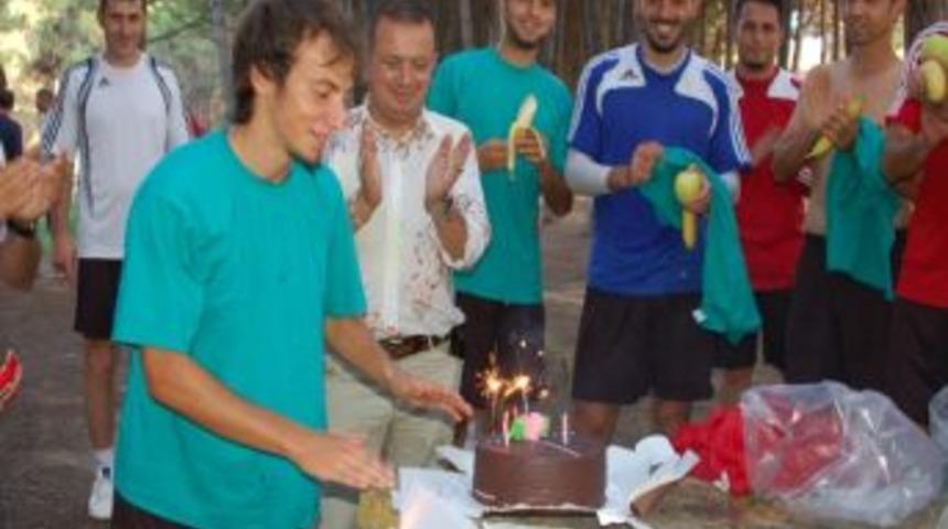 Antrenman Sonrası Doğum G&uuml;n&uuml; S&uuml;rprizi