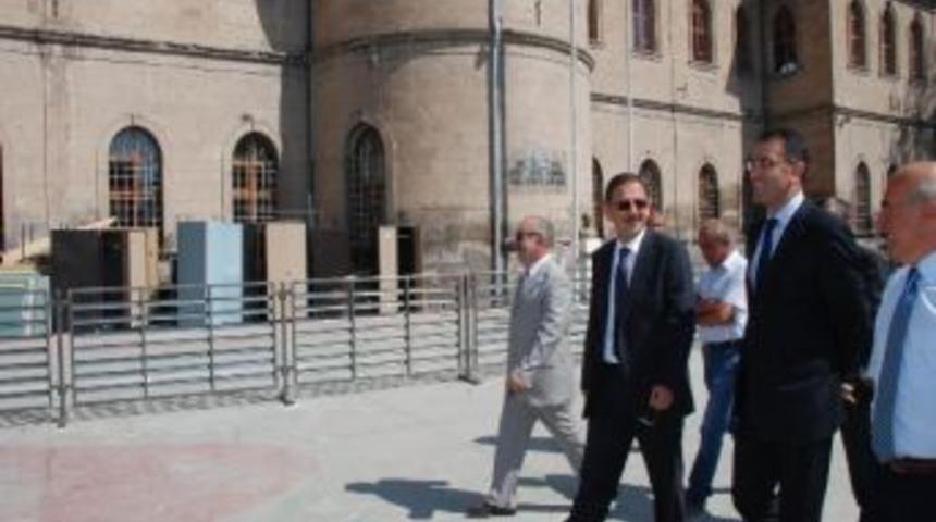 &Ouml;zhaseki Kayseri Lisesi'ni Gezdi