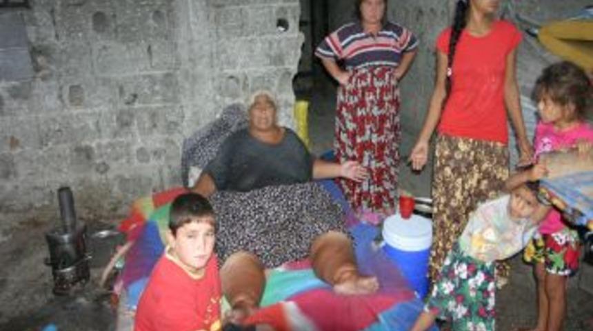 Aşırı Kilolu Ve Sağlığı Bozuk Yaşlı Kadına Bakan Hastane Yok!