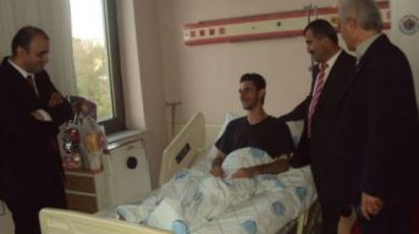 İşadamlarından Akıllı&rsquo;ya Hastanede Ziyaret