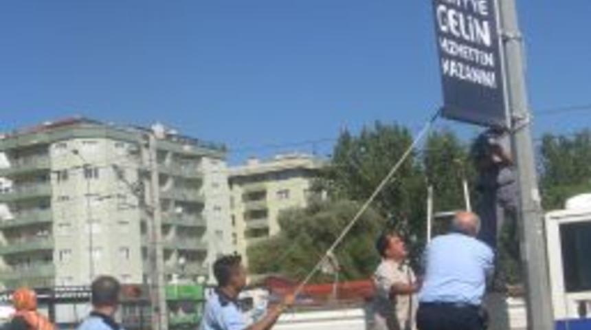 Zabıta Ekipleri Tabela Operasyonu Yaptı