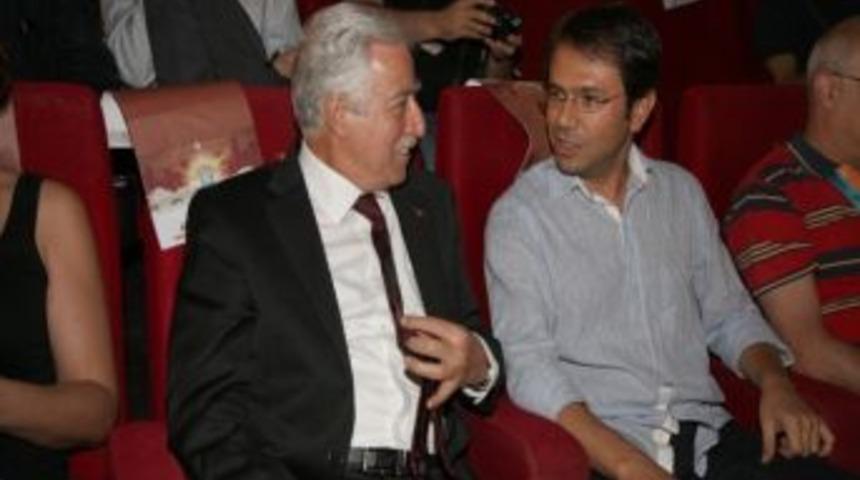 Aldırmaz "g&ouml;zetleme Kulesi"nde