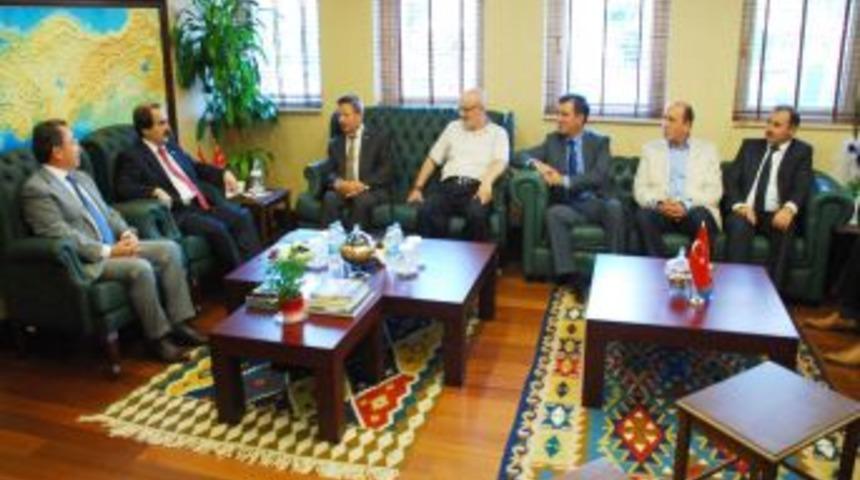 Başkan &Ouml;zt&uuml;rk, TDBB Y&ouml;netim Kurulu&rsquo;nu Seyhan&rsquo;da Ağırladı