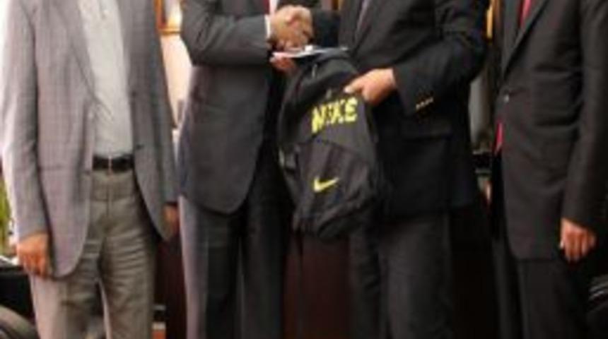 Kayseri Ticaret Odası&rsquo;ndan Ihtiya&ccedil; Sahibi &Ouml;ğrencilere Destek