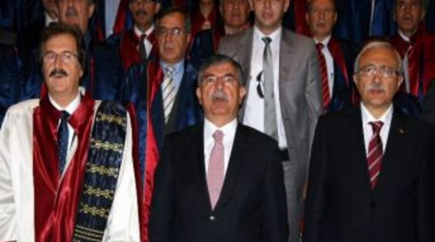 Milli Savunma Bakanı İsmet Yılmaz: