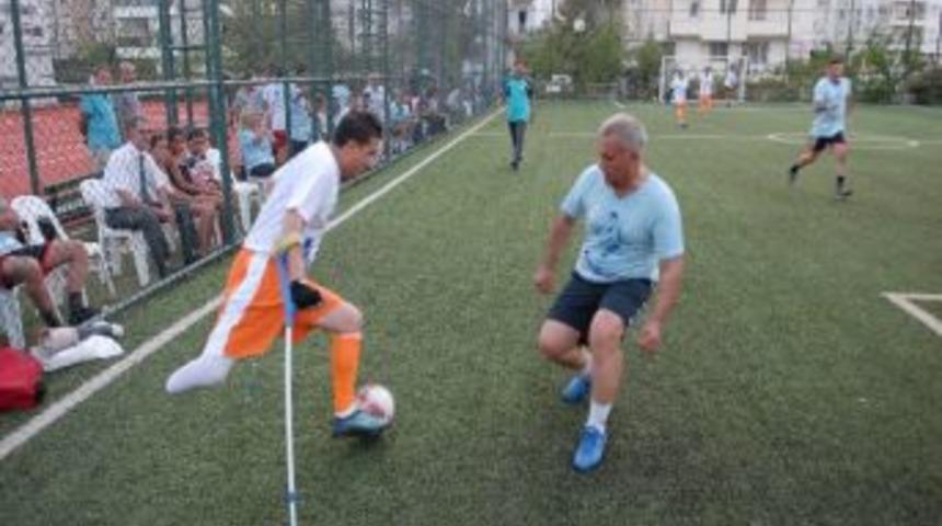 Muratpaşa Belediyesi&rsquo;nden Gaziler G&uuml;n&uuml;&rsquo;nde Dostluk Ma&ccedil;ı