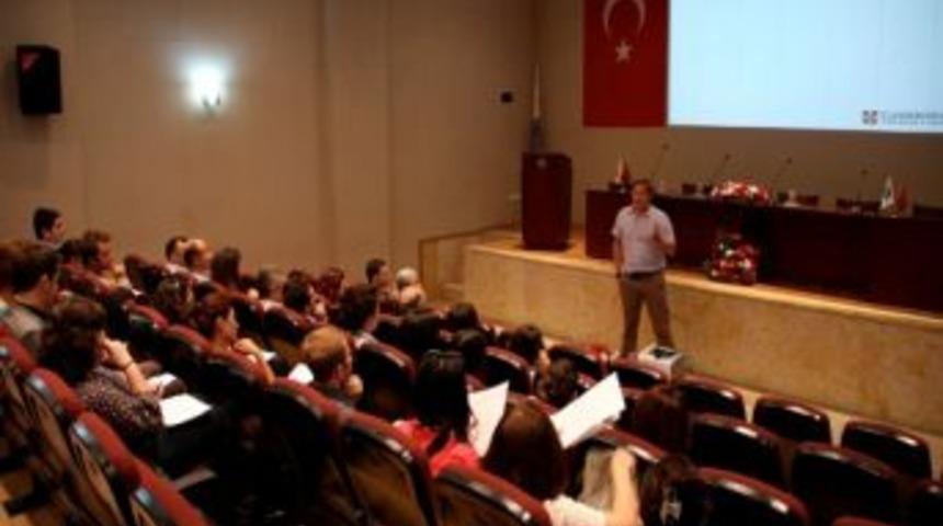 Dp&uuml; Yabancı Diller Hazırlık B&ouml;l&uuml;m&uuml; Yeni D&ouml;neme Seminer G&uuml;nleri İle Başladı
