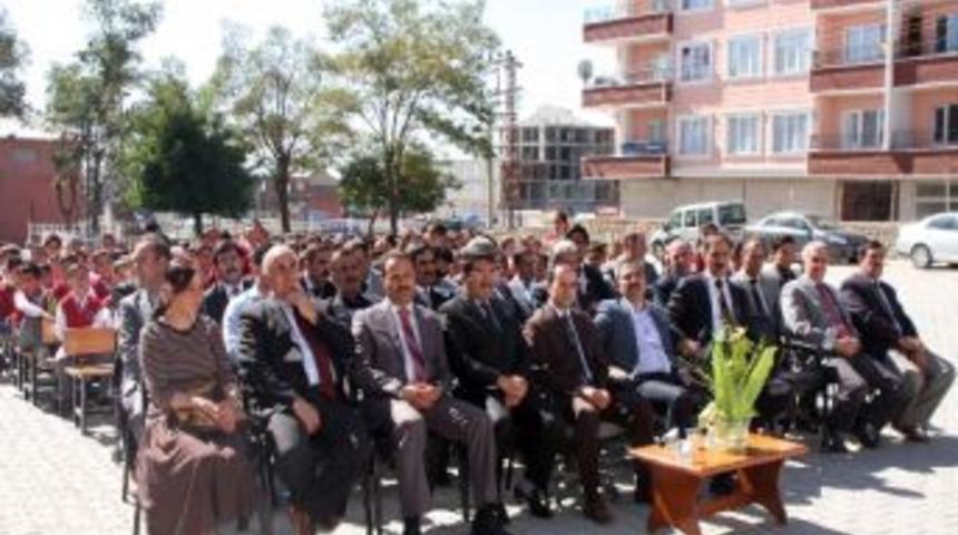 Ahlat&rsquo;ta İlk&ouml;ğretim Haftası Kutlandı