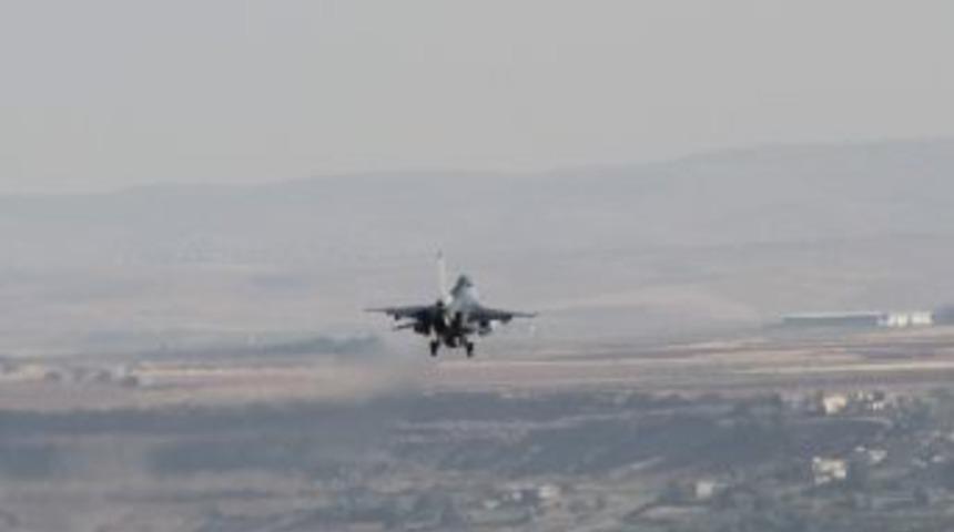 F-16 Savaş U&ccedil;aklarından Sınır &Ouml;tesi Hazırlığı