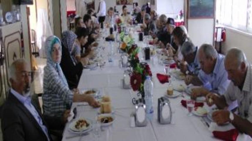 Ak&ccedil;akoca Kaymakamlığından Gazilere Yemek