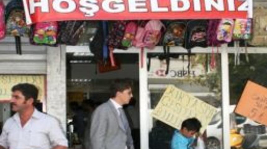 Rahmet Eli Derneği'nden Kermes