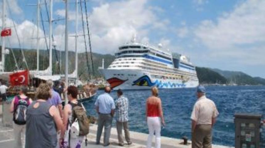 Denizlerin 'divası' Marmaris'te