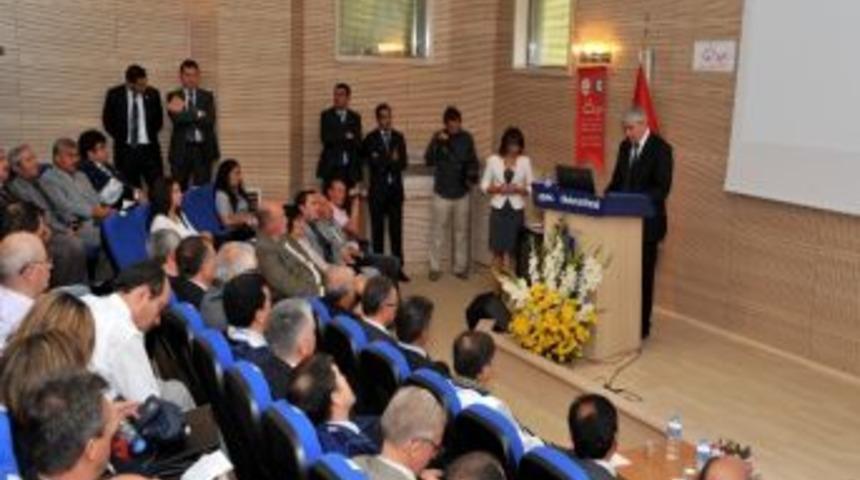 Uşak &Uuml;niversitesi&rsquo;ndeki Uluslar Arası Katılımlı &Ouml;ğretmen Yetiştirme Ve Geliştirme Sempozyumu Başladı