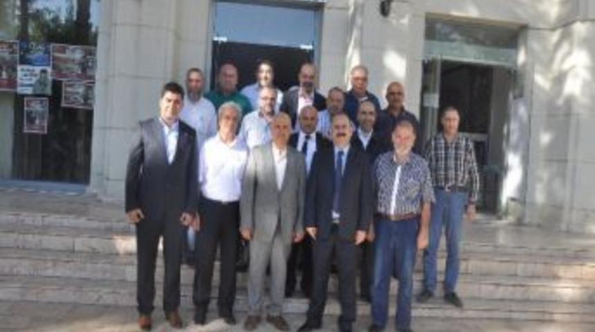 Vakıf Başkanı Aky&uuml;zl&uuml;&rsquo;den Vali Aydın&rsquo;a Ziyaret