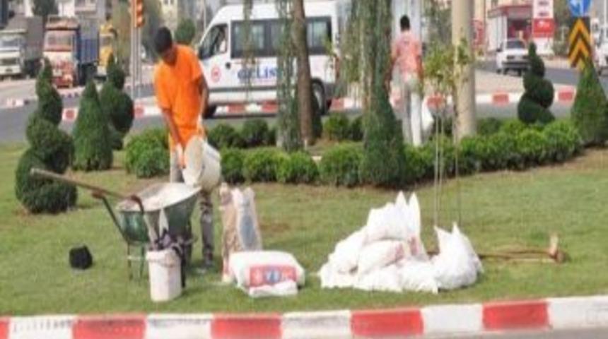 Turgutlu Belediyesi Ekipleri Kentsel D&uuml;zenlemelere Devam Ediyor