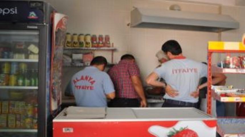 Okul Kantininde Yangın Kısa S&uuml;rede S&ouml;nd&uuml;r&uuml;ld&uuml;