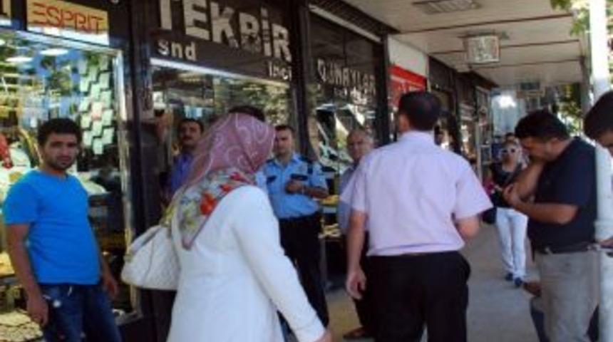 Sahte Altını Bıraktı Ger&ccedil;eğini Alıp Ka&ccedil;tı