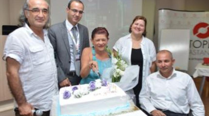 &Ouml;zgent&uuml;rk'e s&uuml;rpriz doğum g&uuml;n&uuml;