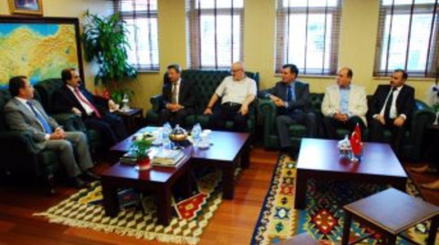 &Ouml;zt&uuml;rk, TDBB &uuml;yelerini ağırladı