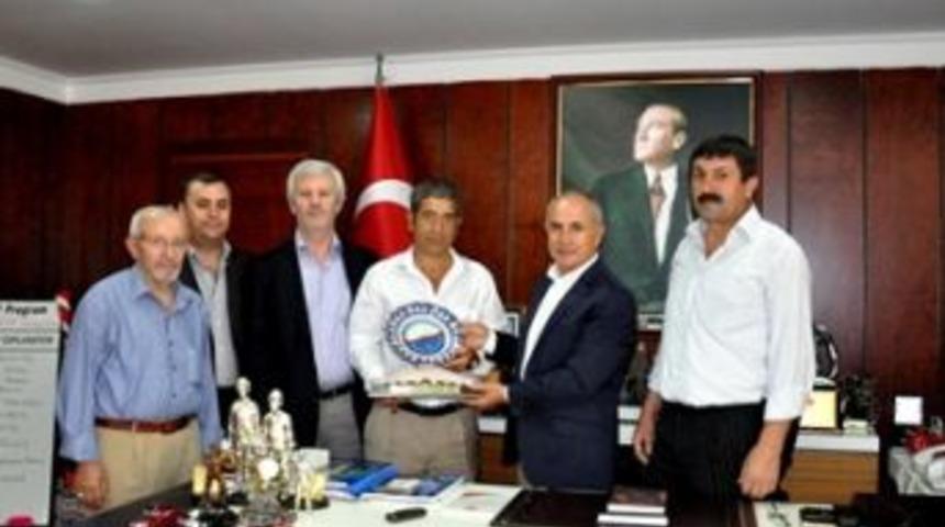 Esnaf Odasından Başkan Akg&uuml;n&rsquo;e ziyaret&hellip;