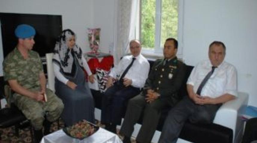 Bolu Valisi Şehit Astsubay&rsquo;ın Eşini Ziyaret Etti