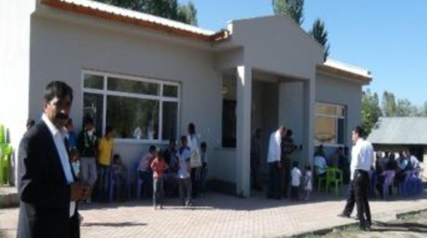 Japon B&uuml;y&uuml;kel&ccedil;iliği Ve H&uuml;sn&uuml; &Ouml;zyeğin Vakfı Tatvan&rsquo;a &Ccedil;ok Ama&ccedil;lı Salon Kazandırdı