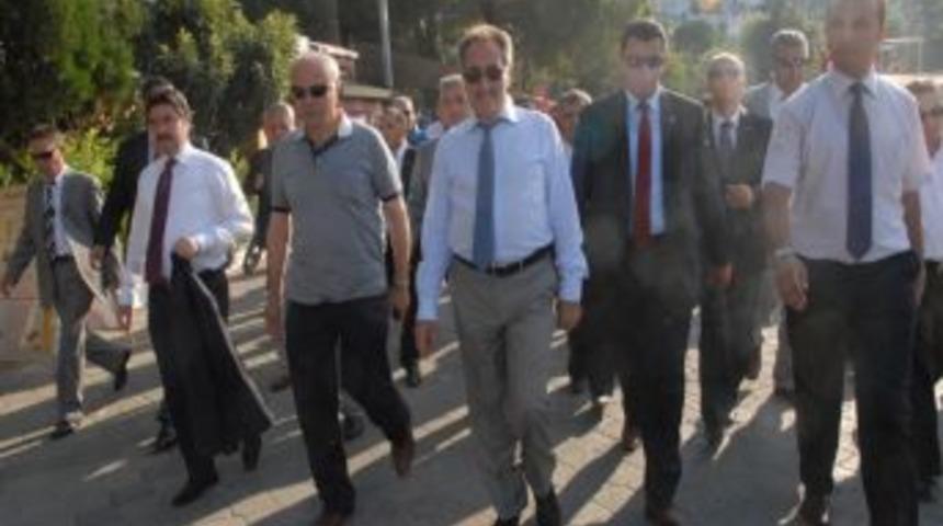 Bakan G&uuml;nay, Fethiye Belediyesi&rsquo;nde Protokol İmzaladı