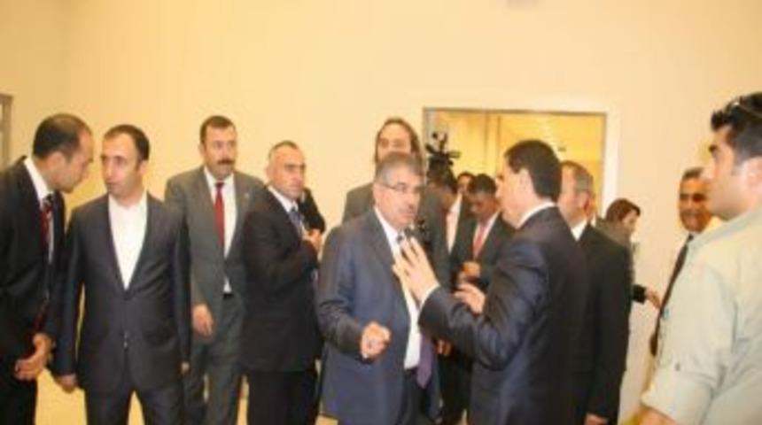 İçişleri Bakanı Şahin, Afet Koordinasyon Merkezi'ni Gezdi