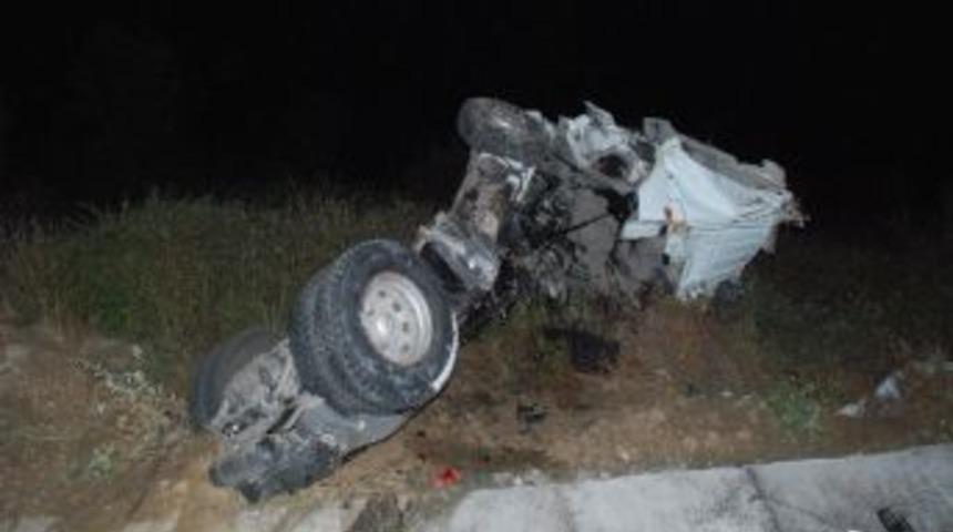 Lapseki'de Trafik Kazası: 1 &Ouml;l&uuml;