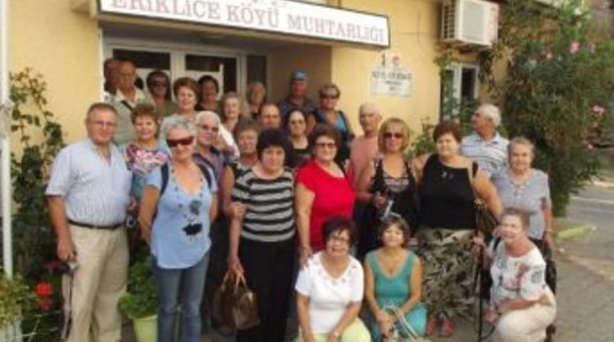 Eski Fotoğraflarla Dedelerinin Yaşadığı Evleri Aradılar