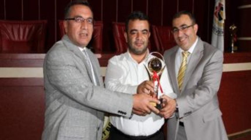 Ahiler Futbol Turnuvasında Dereceye Giren Takımlara Kupaları Verildi