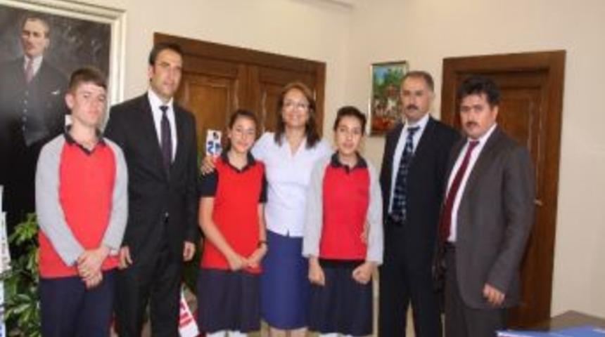&Ouml;ğrencilerden Rekt&ouml;r Kılı&ccedil;&rsquo;a Ziyaret