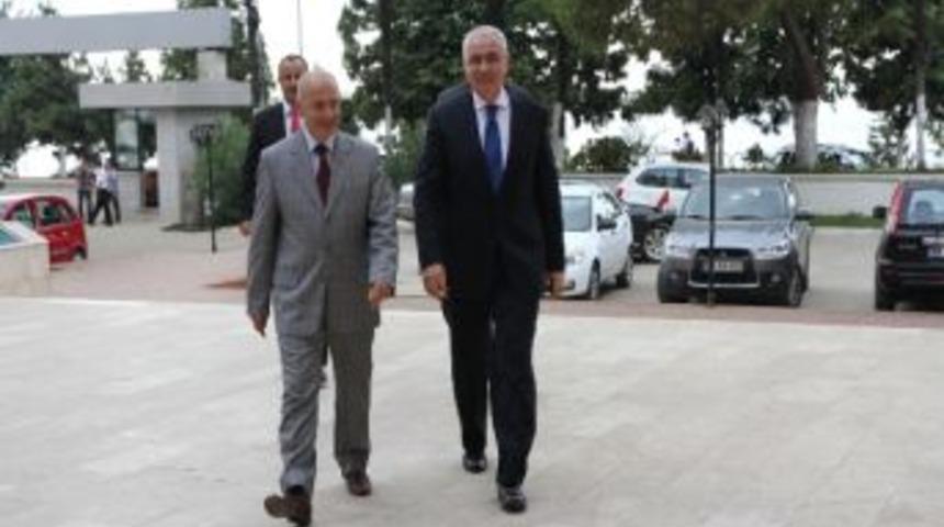 Rize Valisi &Ccedil;akır'dan Rte &Uuml;niversitesi'ne Destek S&ouml;z&uuml;