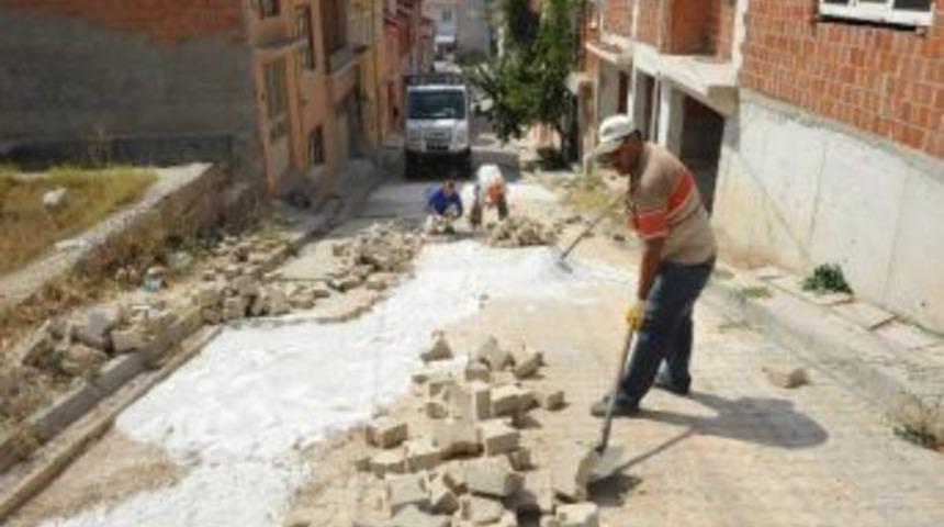 Yol &Ccedil;alışmaları Devam Ediyor