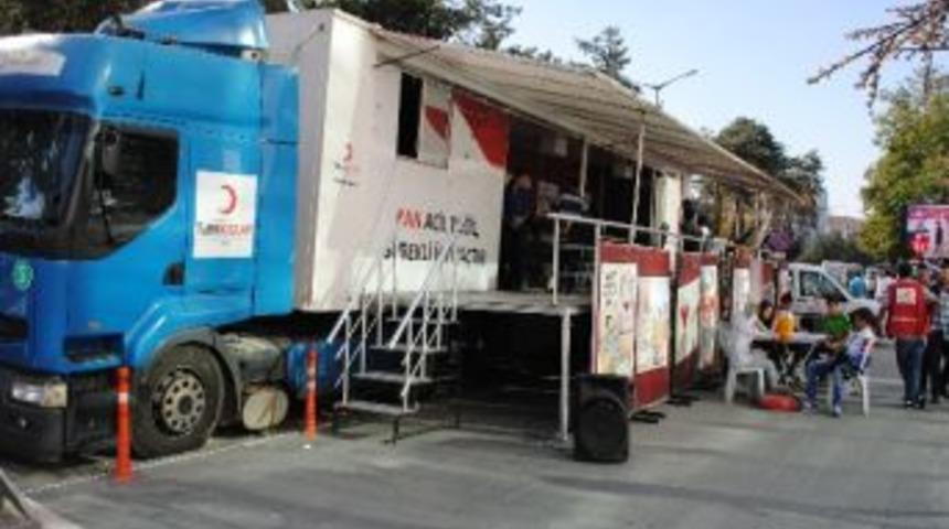 Kızılay Tatvan&rsquo;da Kan Bağışı Topladı