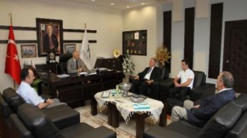 G&uuml;rcistan Heyeti'nden Rte &Uuml;niversitesi'ne Ziyaret