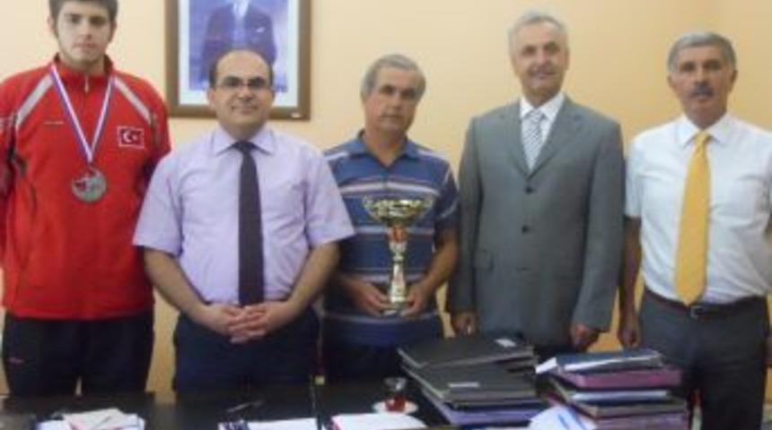 Zayıflamak Ve Daha Yakışıklı Olmak İ&ccedil;in Spora Başladı D&uuml;nya 2.&rsquo;si Oldu