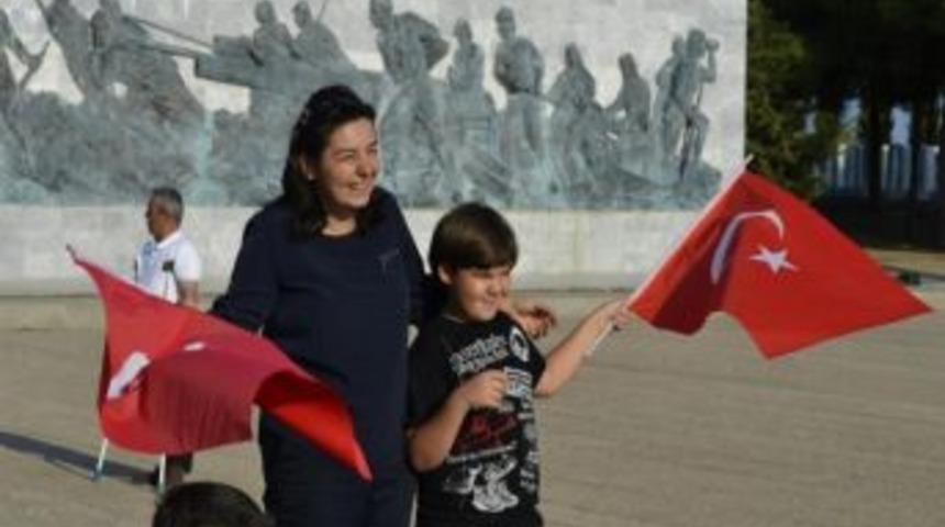 Ak Parti Tanıtım Filmi Şehitler Abidesi'nde &Ccedil;ekildi