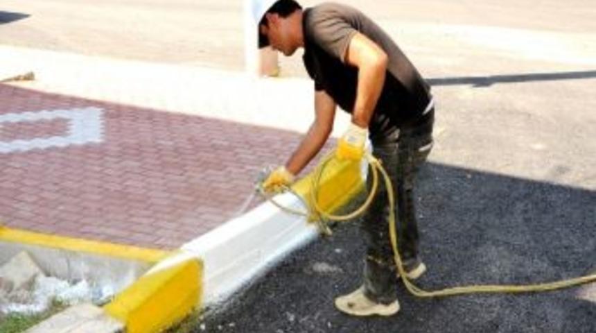 Başiskele&rsquo;de Cadde Ve Sokaklar Renkleniyor