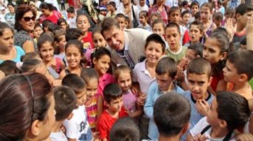 İzmirli Ve Polonyalı &Ccedil;ocukların Oyuncaklı Dostluğu