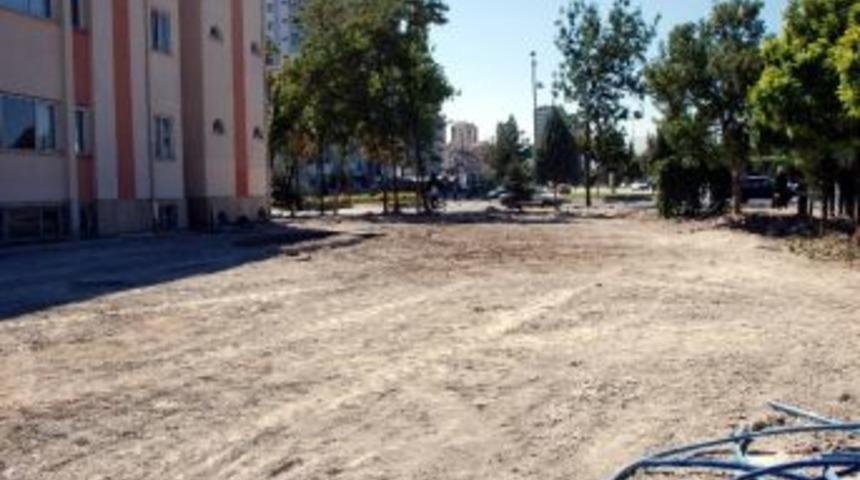 Melikgazi&rsquo;de &Ouml;evre D&uuml;zenlemesi Ve Otopark &Ccedil;alışması