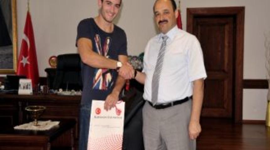 K&uuml;&rsquo;ye Avrupa&rsquo;dan Erasmus Kapsamında İlk &Ouml;ğrenci Geldi