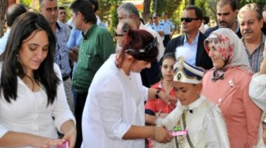 Aydın Belediyesi Toplu S&uuml;nnet Ş&ouml;leninde 42 &Ccedil;ocuk Erkekliğe İlk Adımı Attı