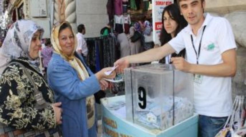 Bursa Kazançlı Alışverişin Tadını Çıkardı